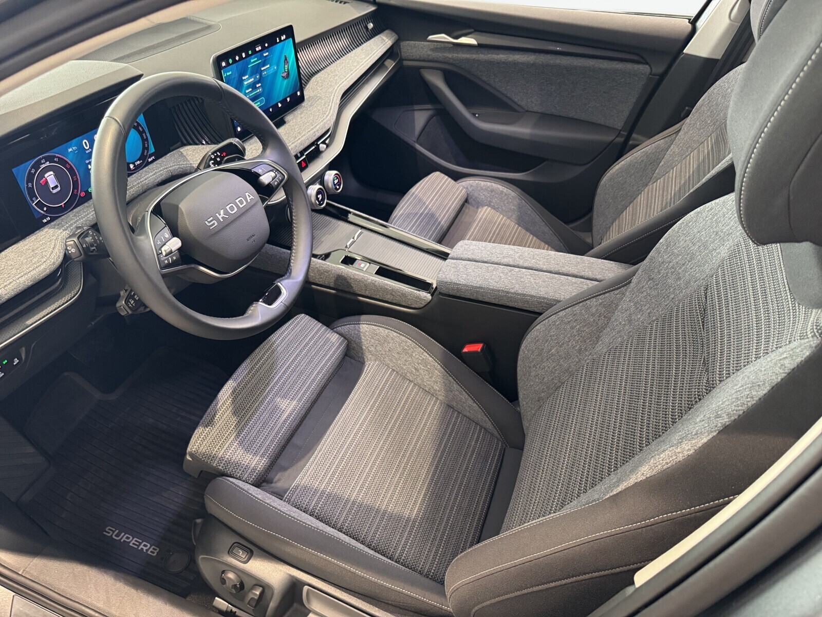 Škoda Superb Combi - zdjęcie 10