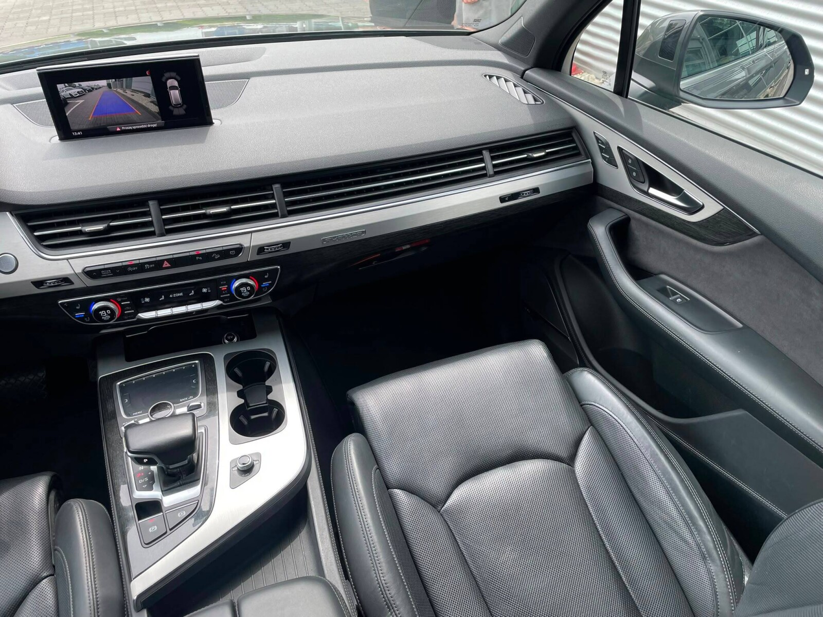 Audi Q7 - zdjęcie 16