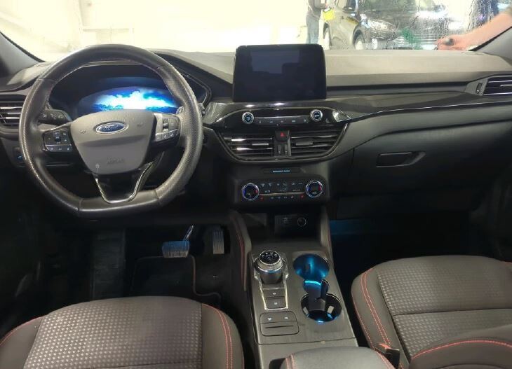 Ford Kuga - zdjęcie 5