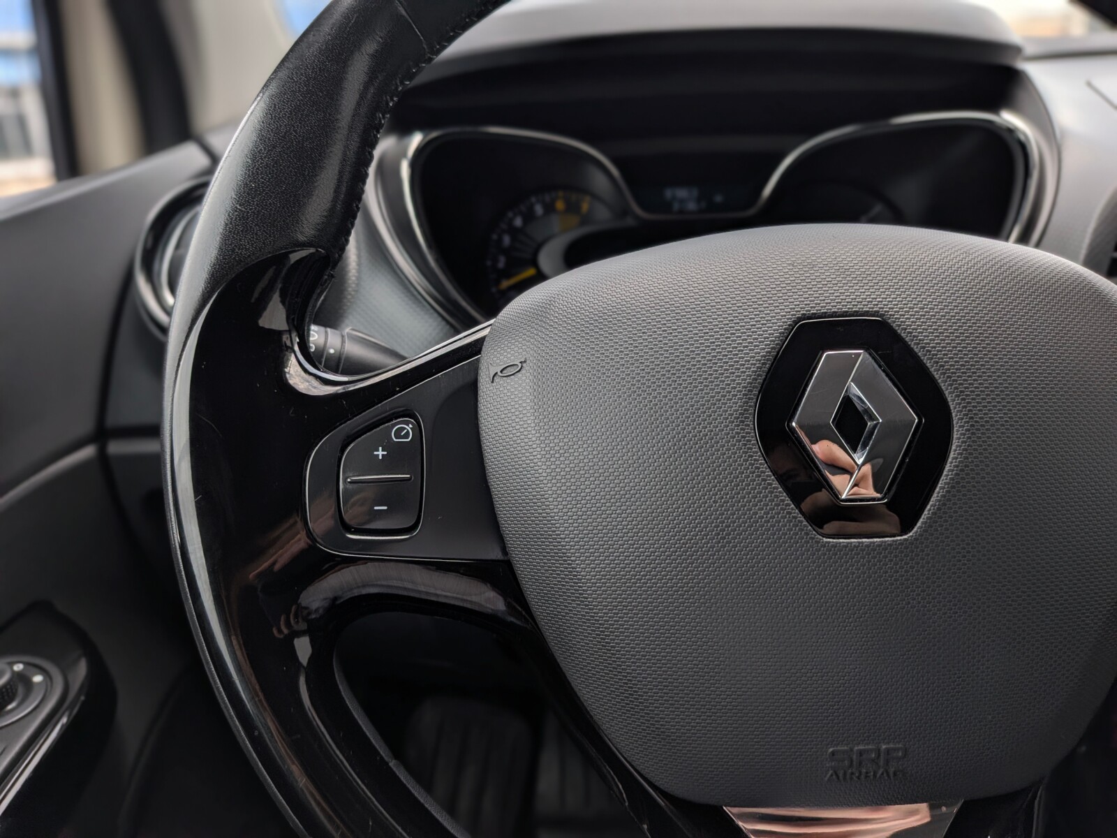 Renault Captur - zdjęcie 17