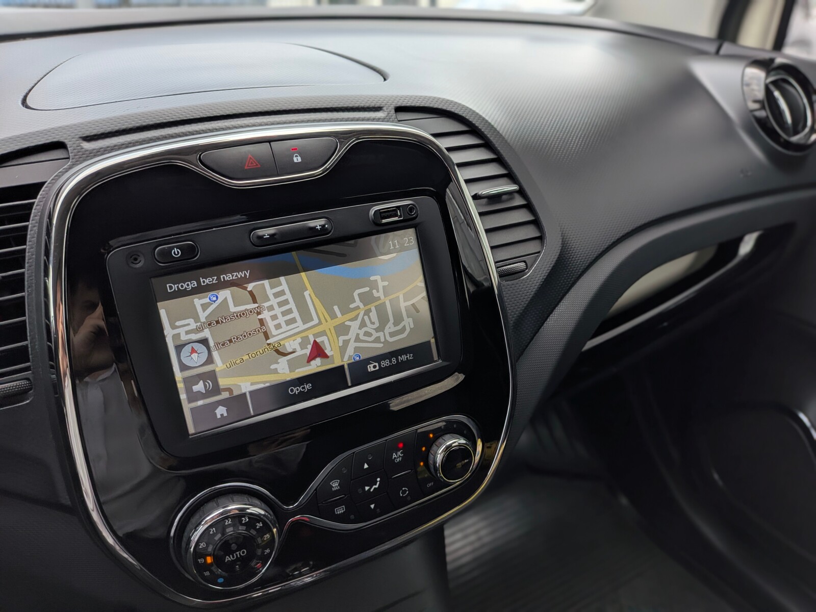 Renault Captur - zdjęcie 23