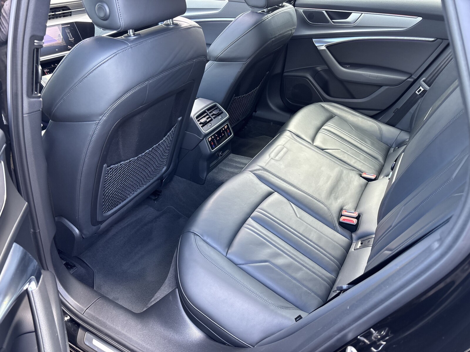 Audi A6 Avant - zdjęcie 30