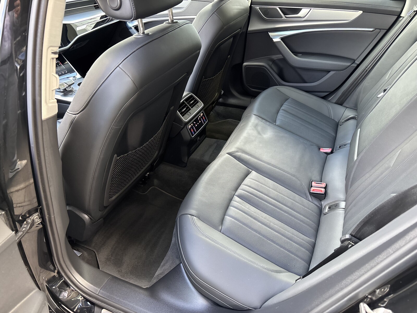 Audi A6 Avant - zdjęcie 27
