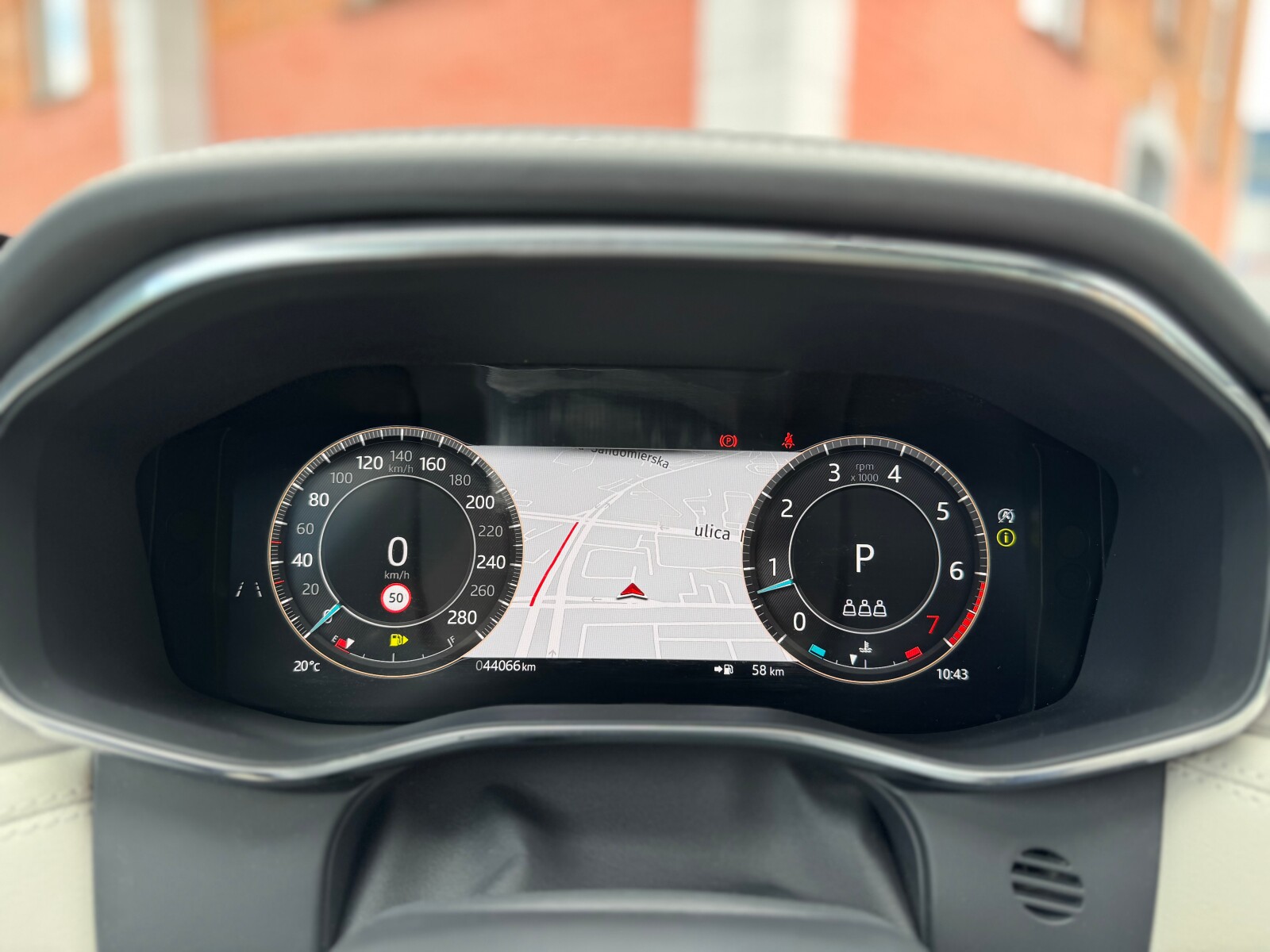 Jaguar F-Pace - zdjęcie 12