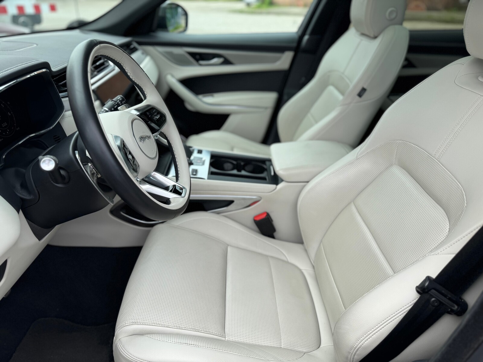 Jaguar F-Pace - zdjęcie 6