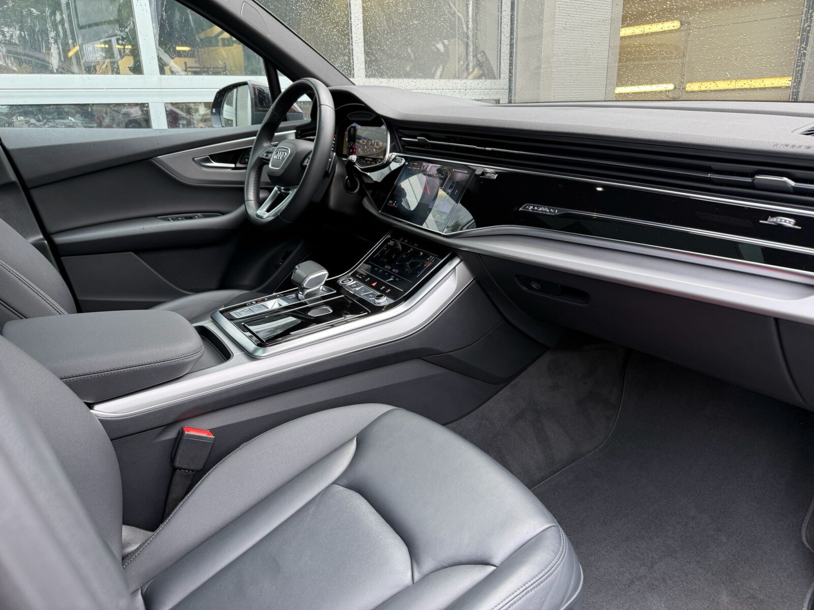 Audi Q7 - zdjęcie 25