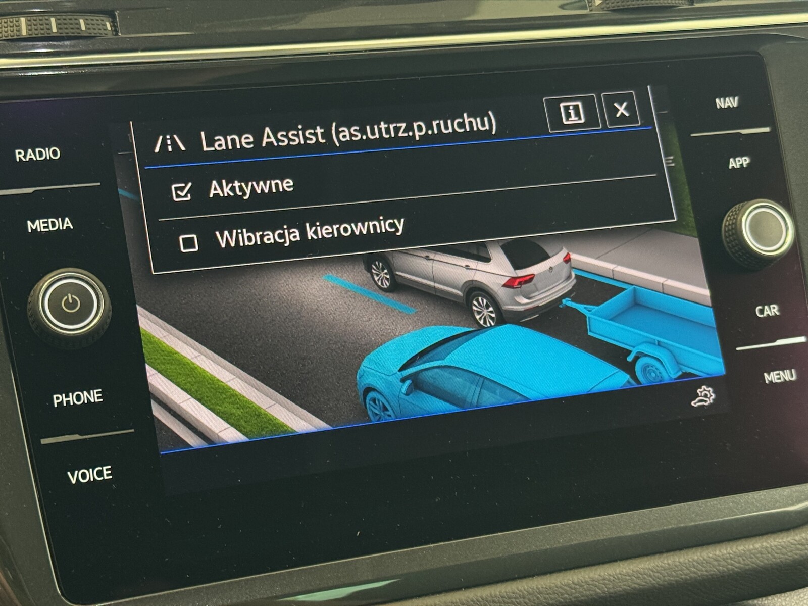 Volkswagen Tiguan - zdjęcie 38