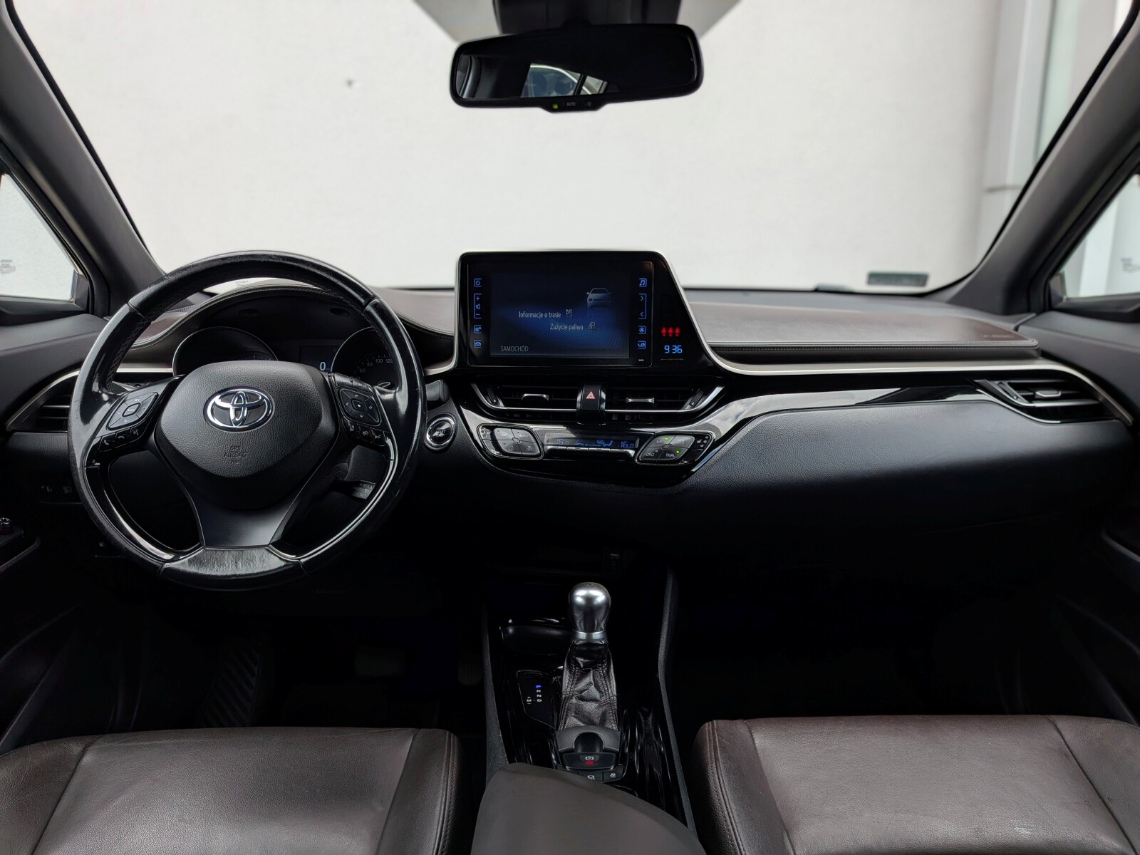 Toyota C-HR - zdjęcie 12