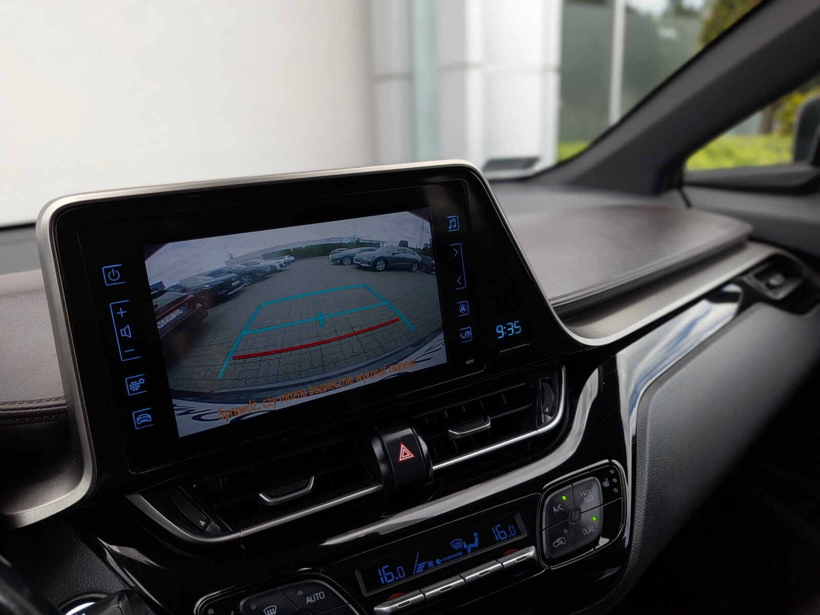 Toyota C-HR - zdjęcie 21