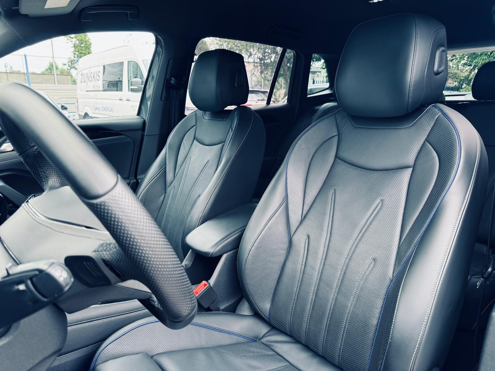 Volkswagen Tiguan - zdjęcie 13
