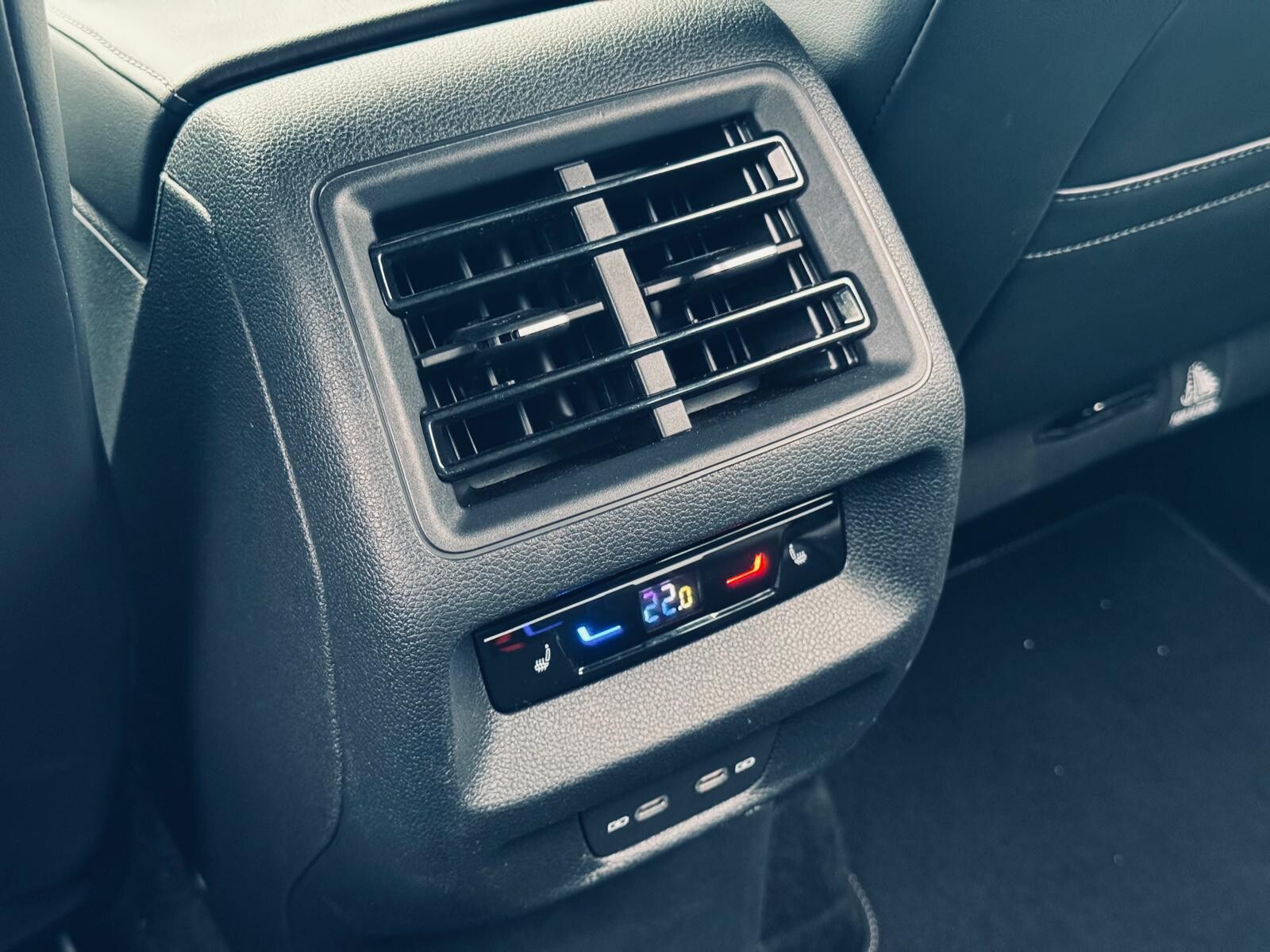 Volkswagen Tiguan - zdjęcie 40