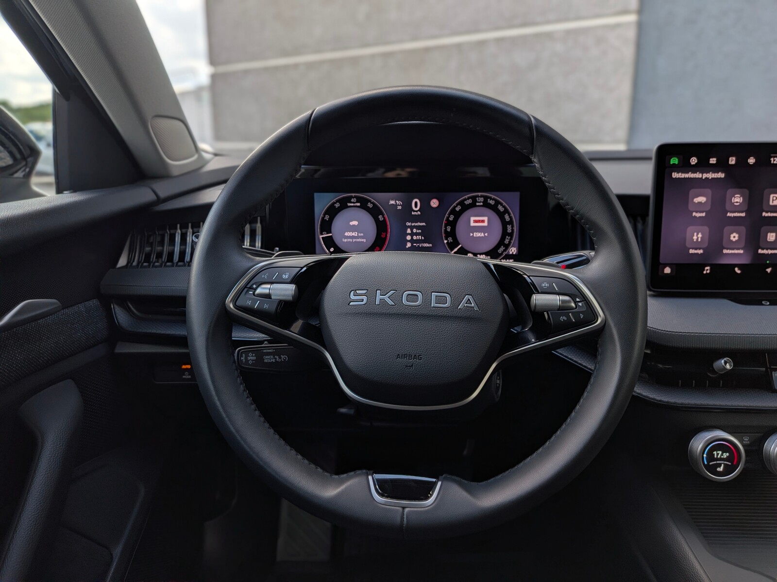 Škoda Superb - zdjęcie 17