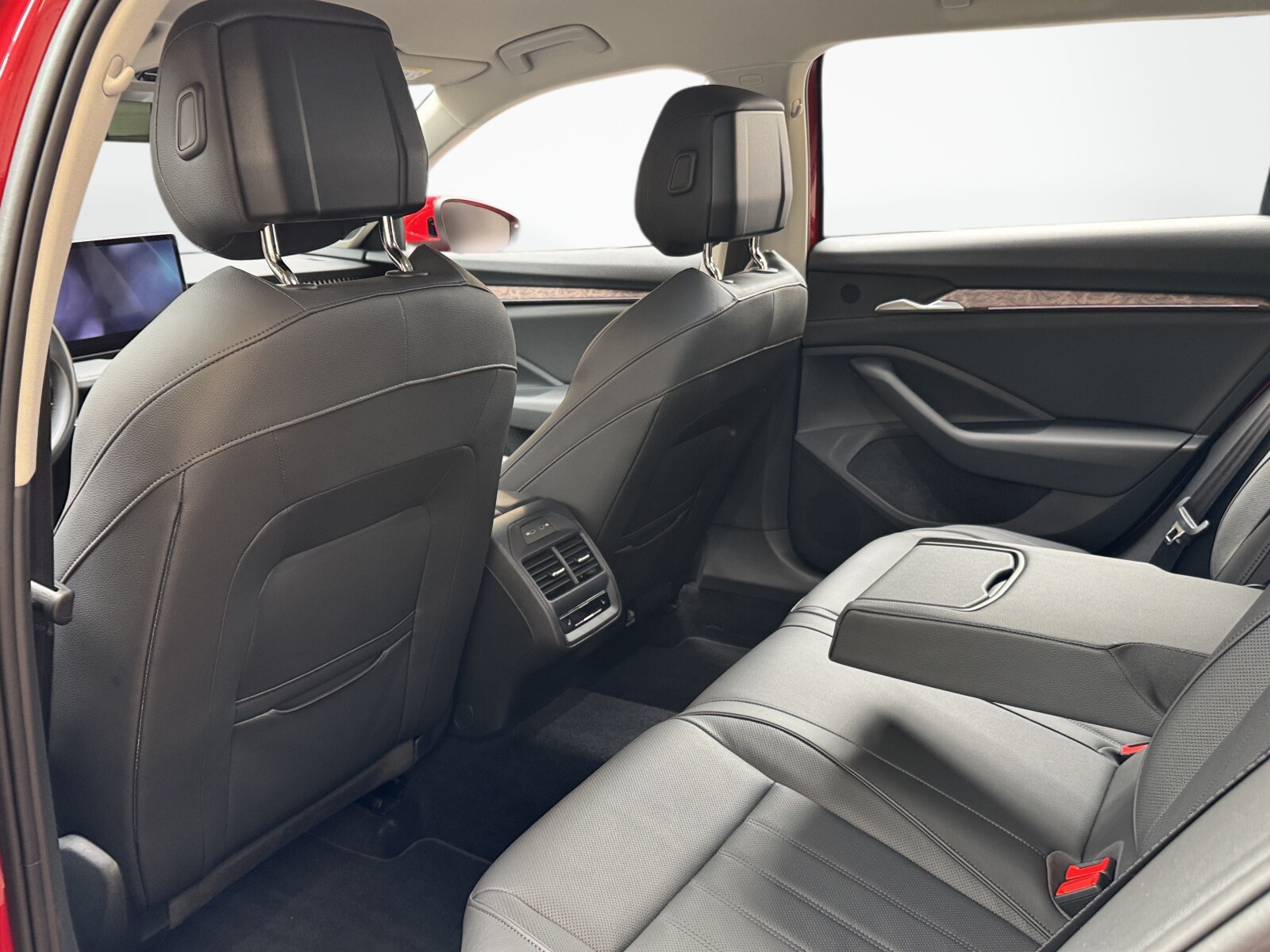 Škoda Superb Combi - zdjęcie 14