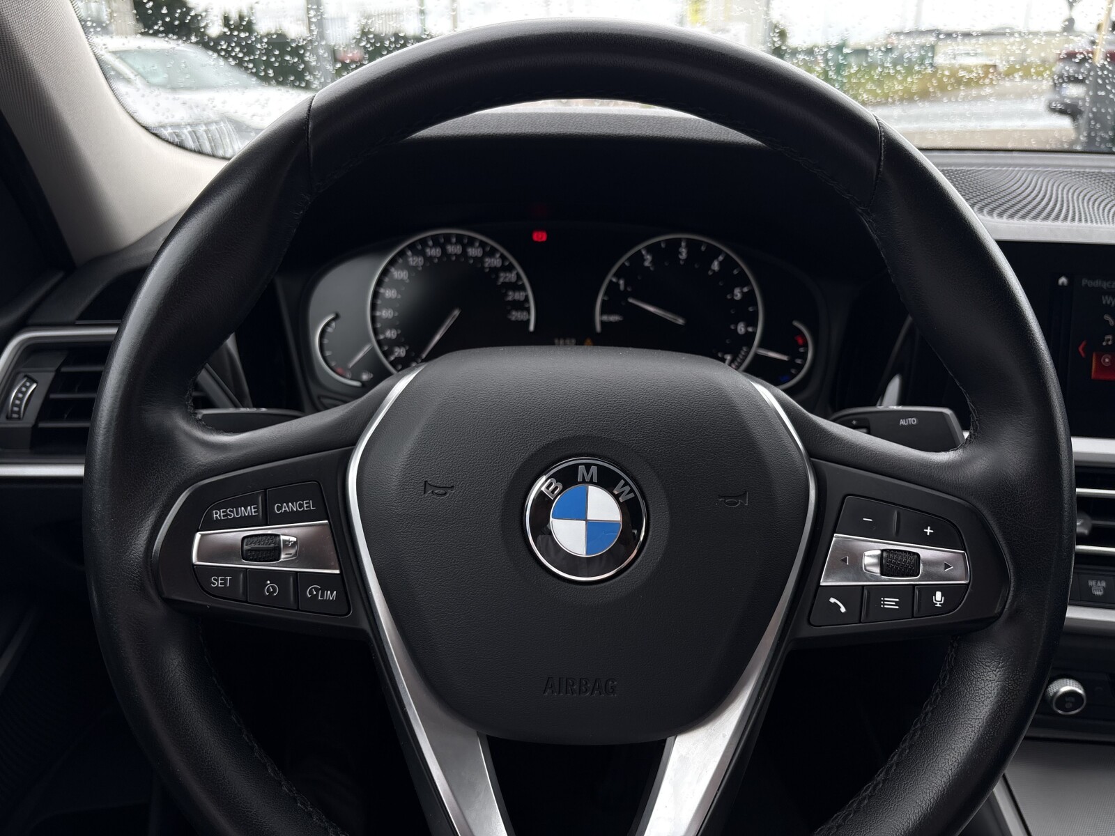 BMW 318i - zdjęcie 14