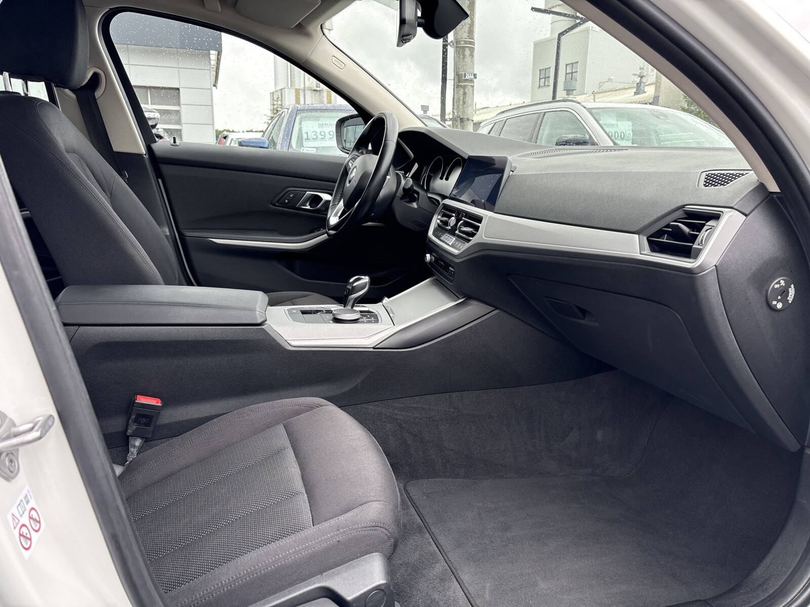 BMW 318i - zdjęcie 9
