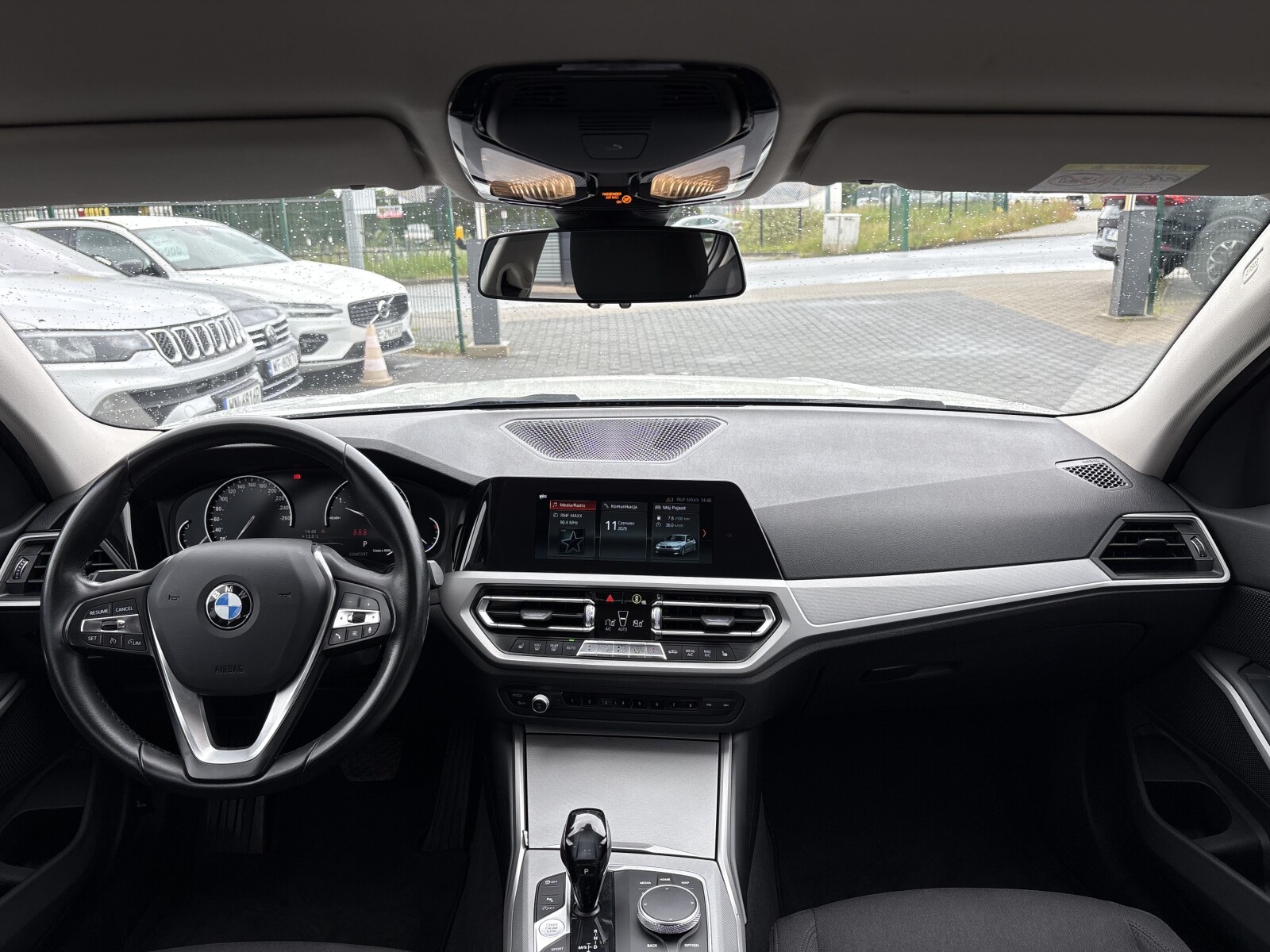 BMW 318i - zdjęcie 18