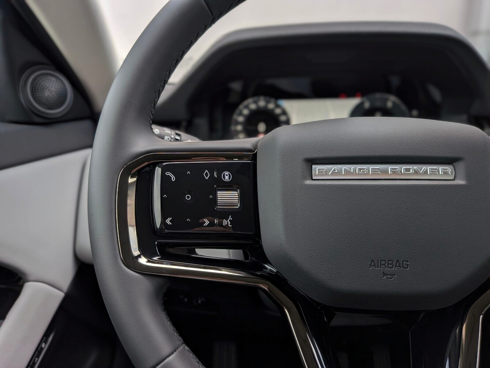 Land Rover Range Rover Evoque - zdjęcie 21