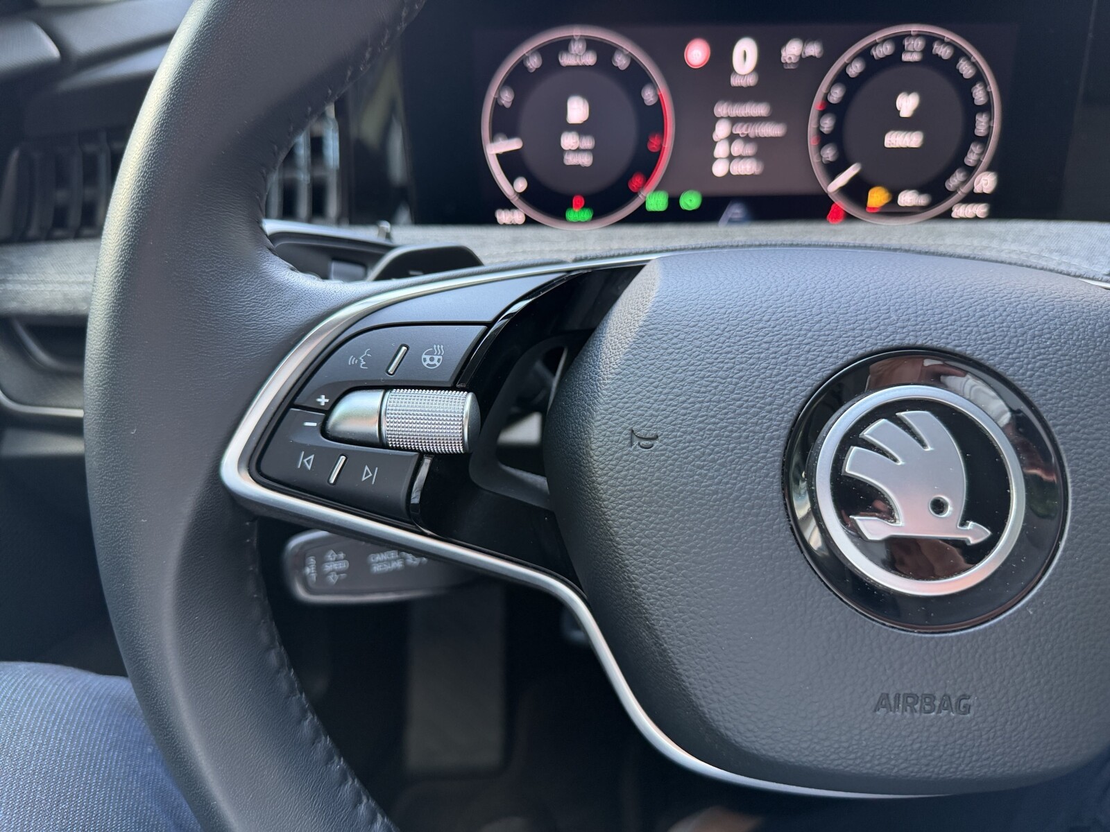 Škoda Superb - zdjęcie 17