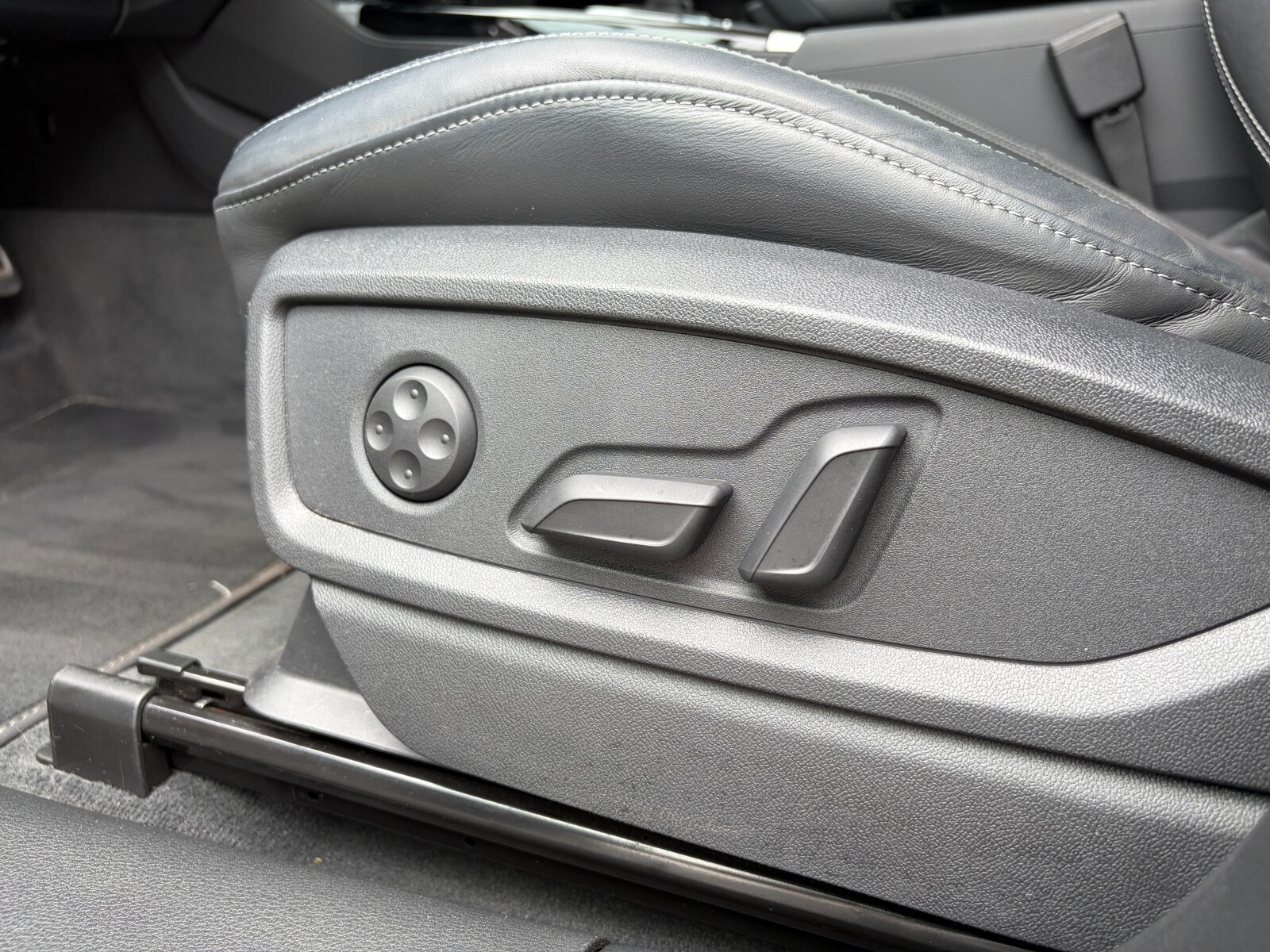 Audi Q5 Sportback - zdjęcie 11