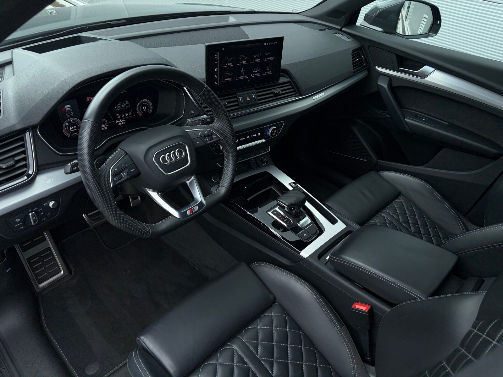 Audi Q5 Sportback - zdjęcie 12
