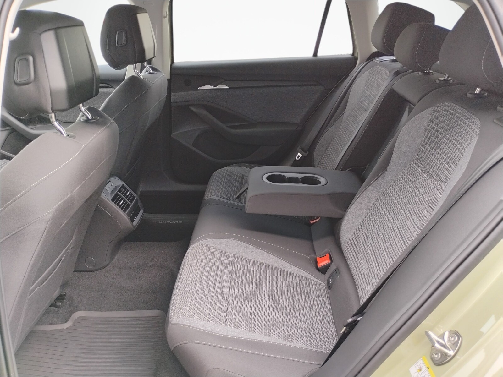 Škoda Superb Combi - zdjęcie 13