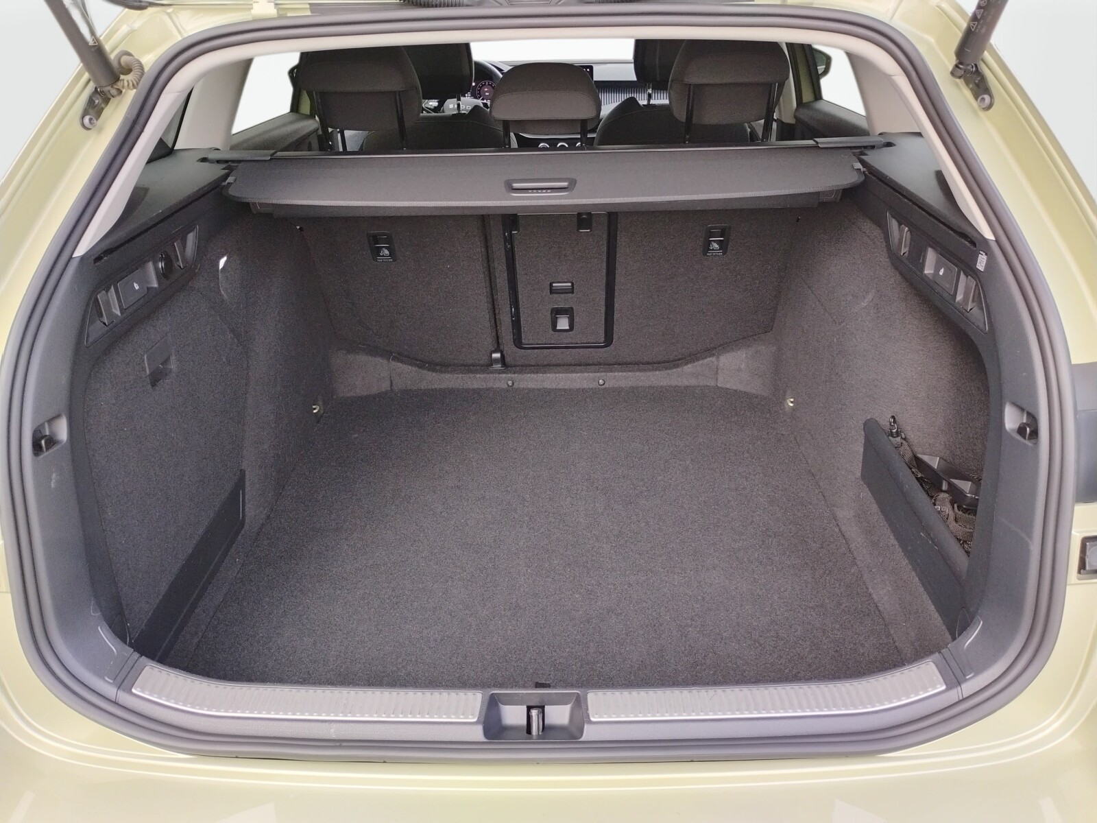 Škoda Superb Combi - zdjęcie 21