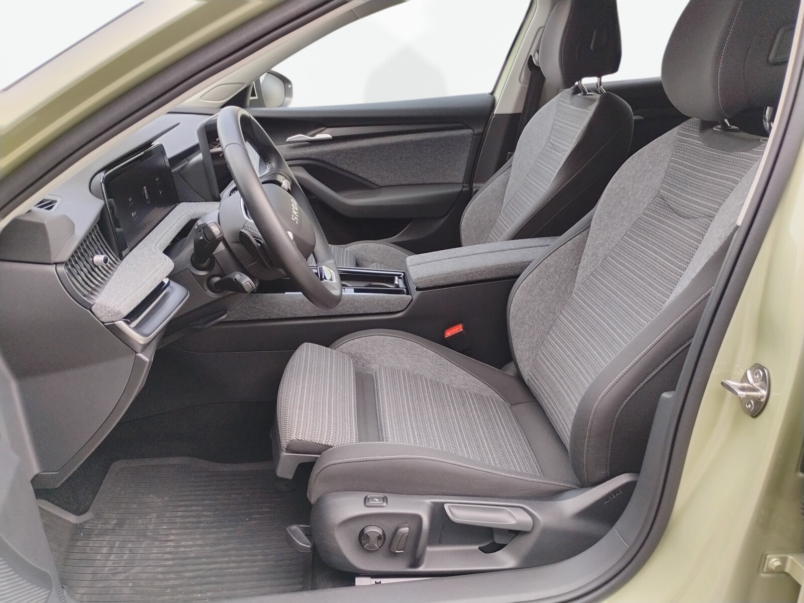 Škoda Superb Combi - zdjęcie 9