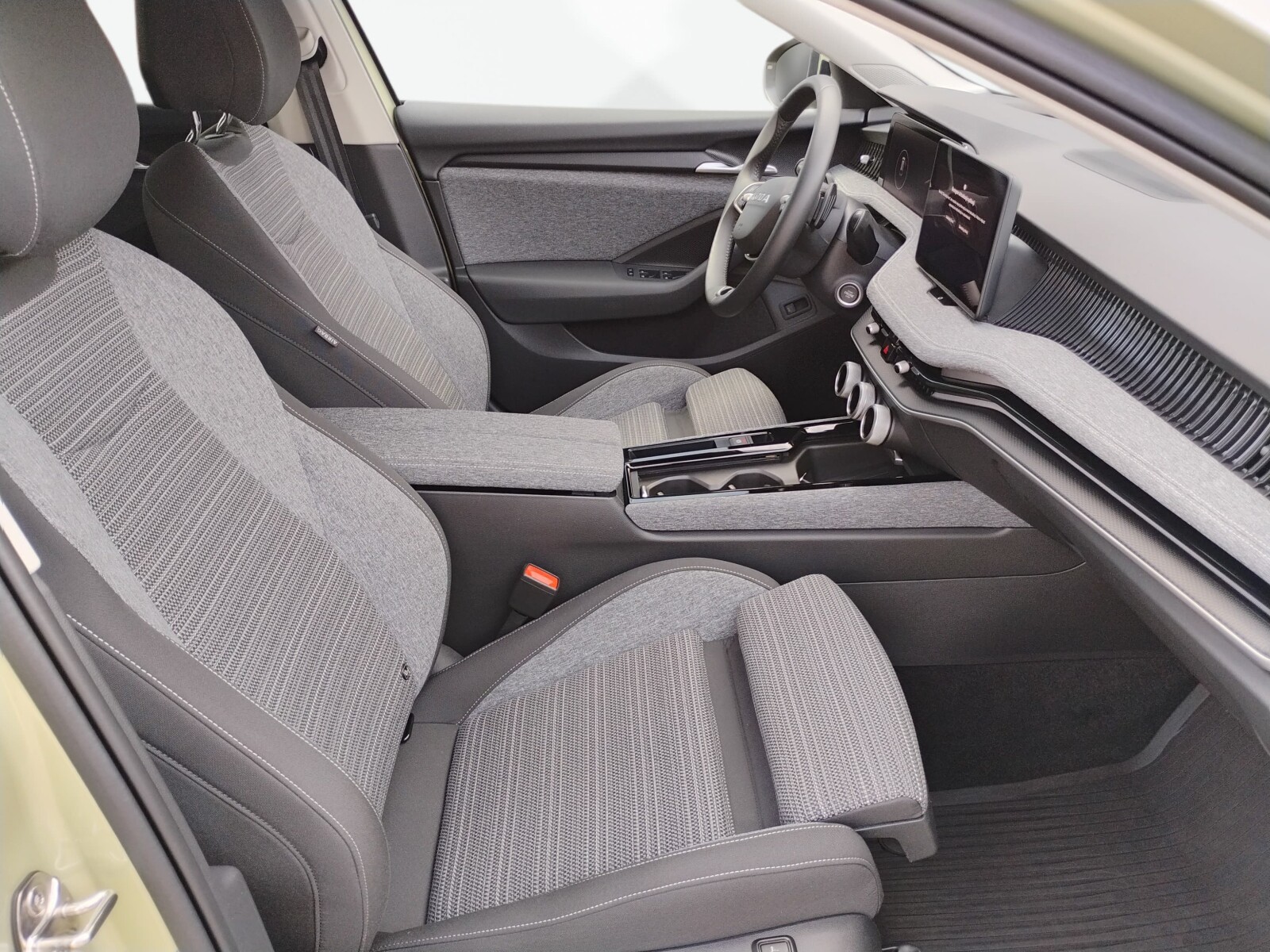 Škoda Superb Combi - zdjęcie 15