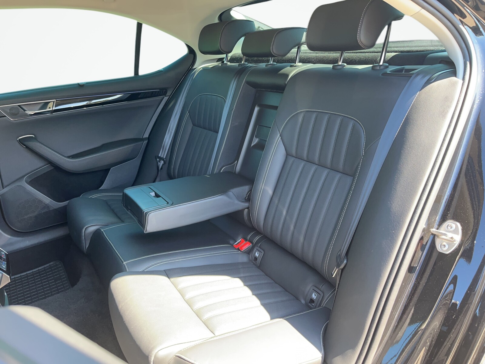 Škoda Superb - zdjęcie 9