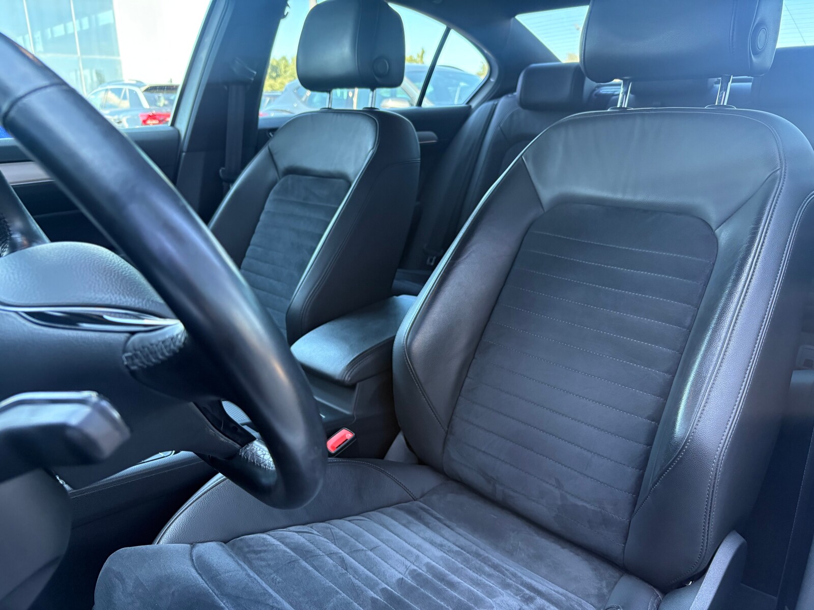 Volkswagen Passat - zdjęcie 12