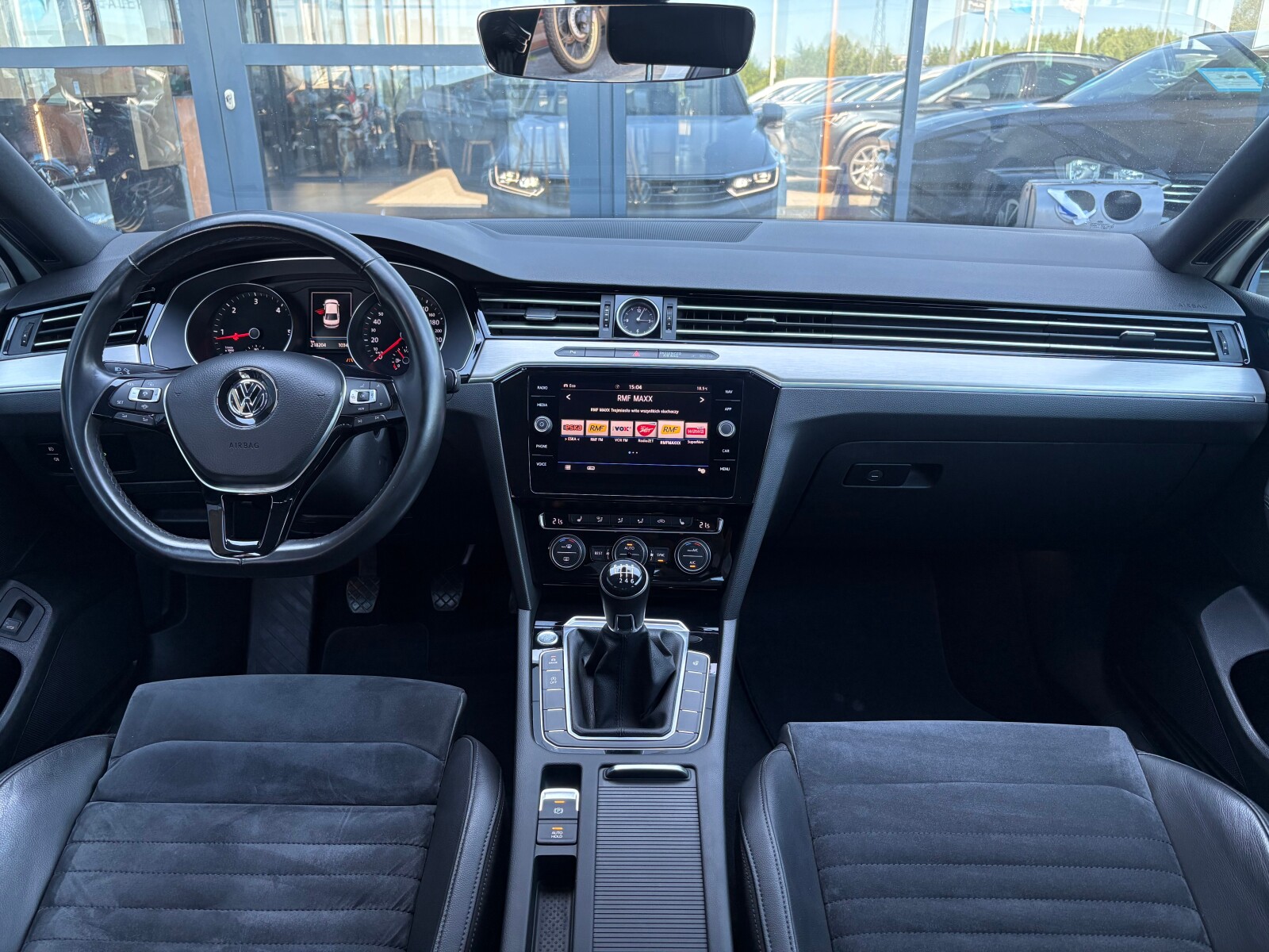 Volkswagen Passat - zdjęcie 9