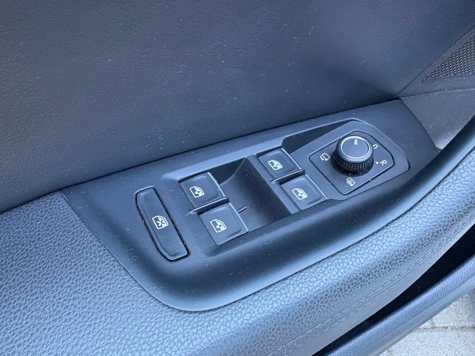 Volkswagen Passat - zdjęcie 19