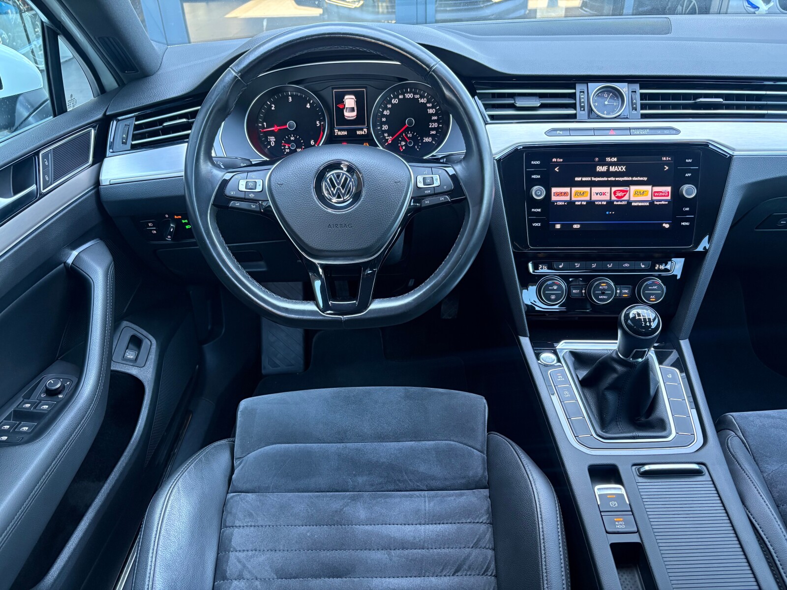 Volkswagen Passat - zdjęcie 10