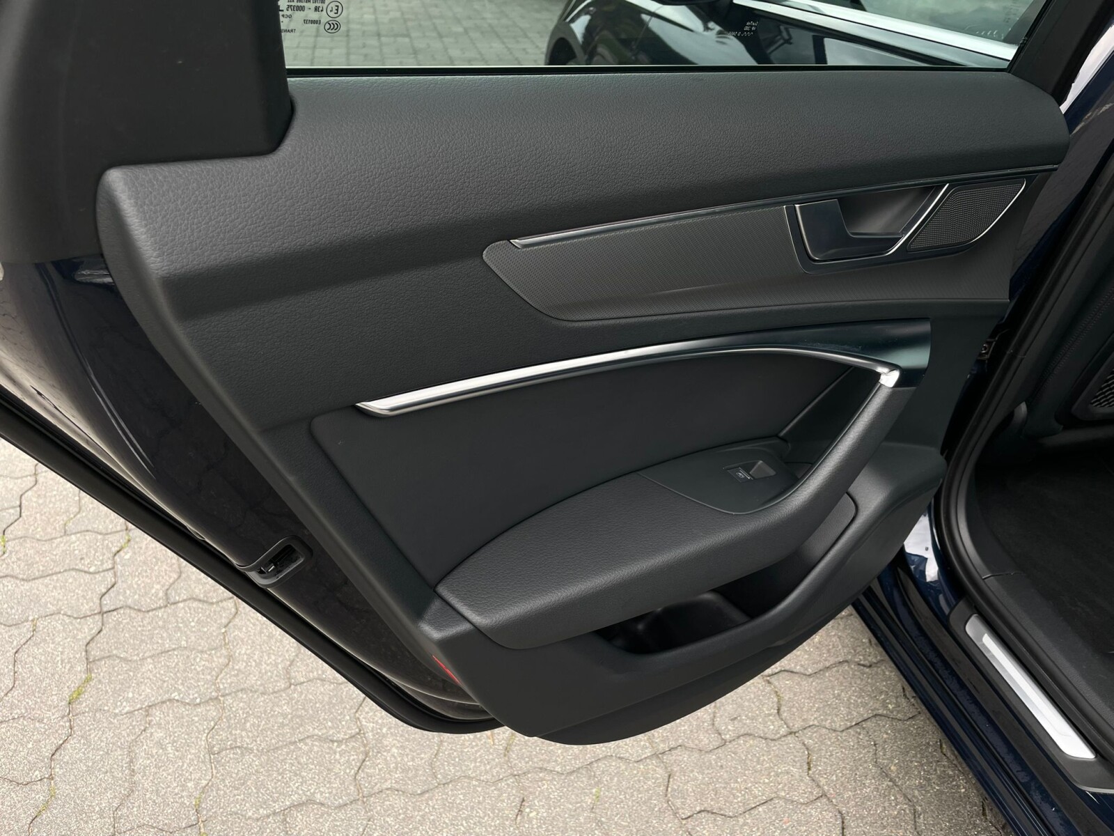 Audi A6 Avant - zdjęcie 11