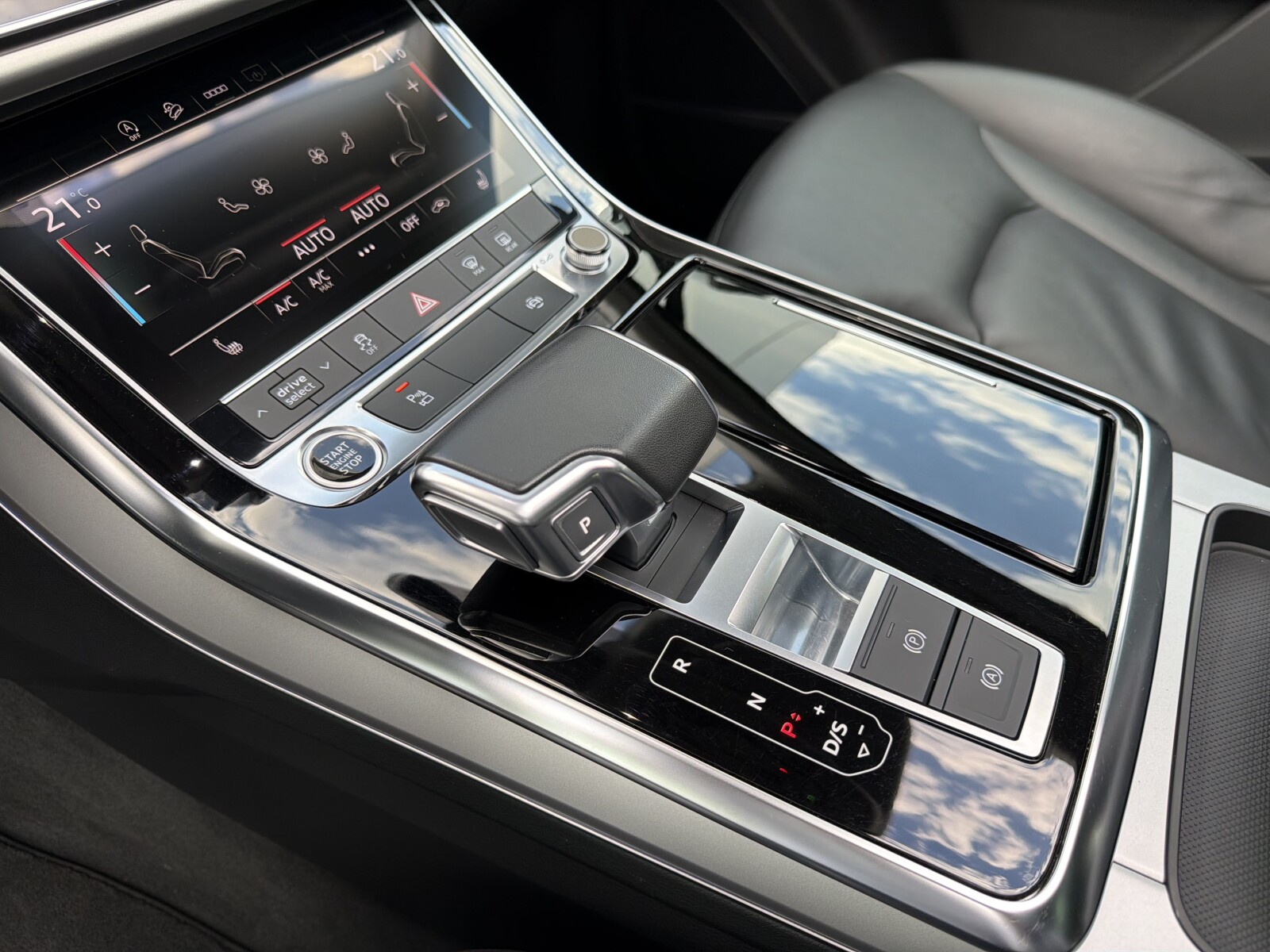 Audi Q7 - zdjęcie 25