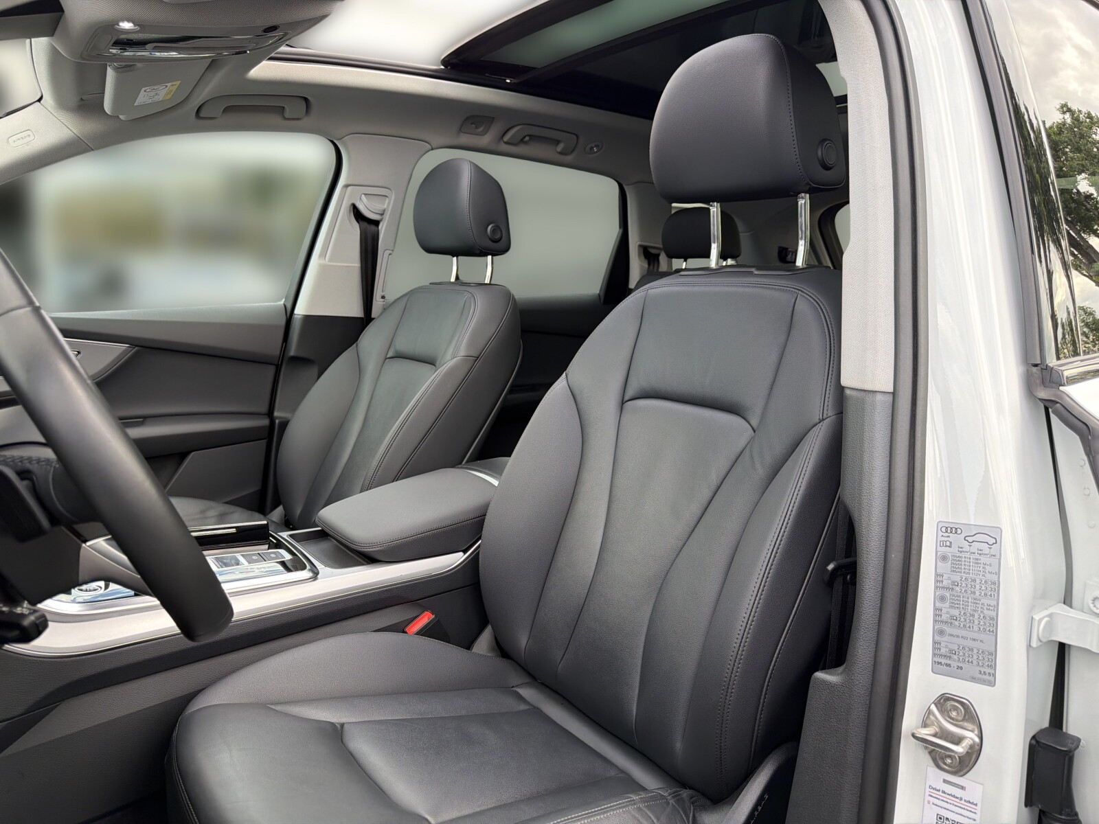 Audi Q7 - zdjęcie 12