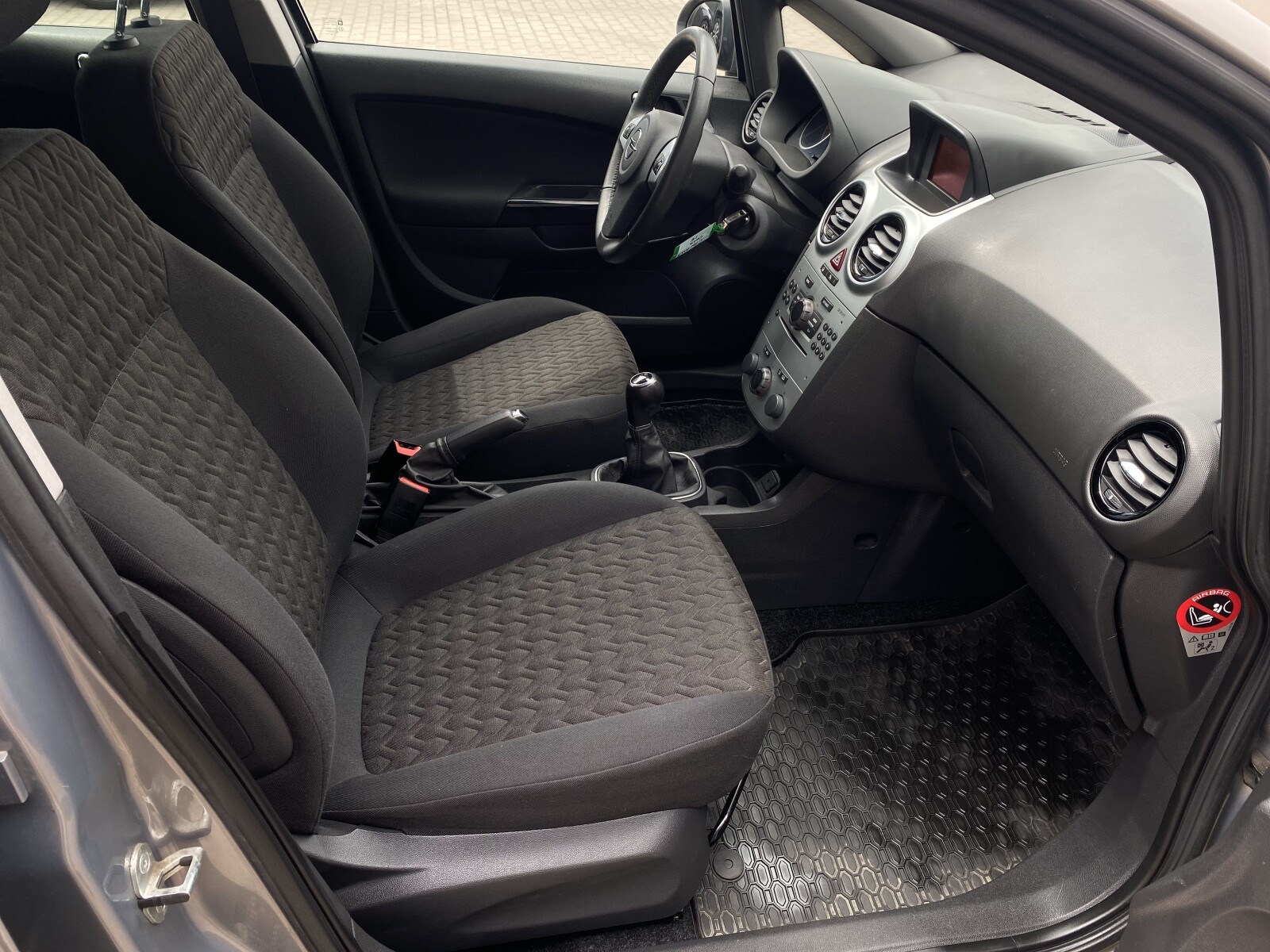 Opel Corsa - zdjęcie 20