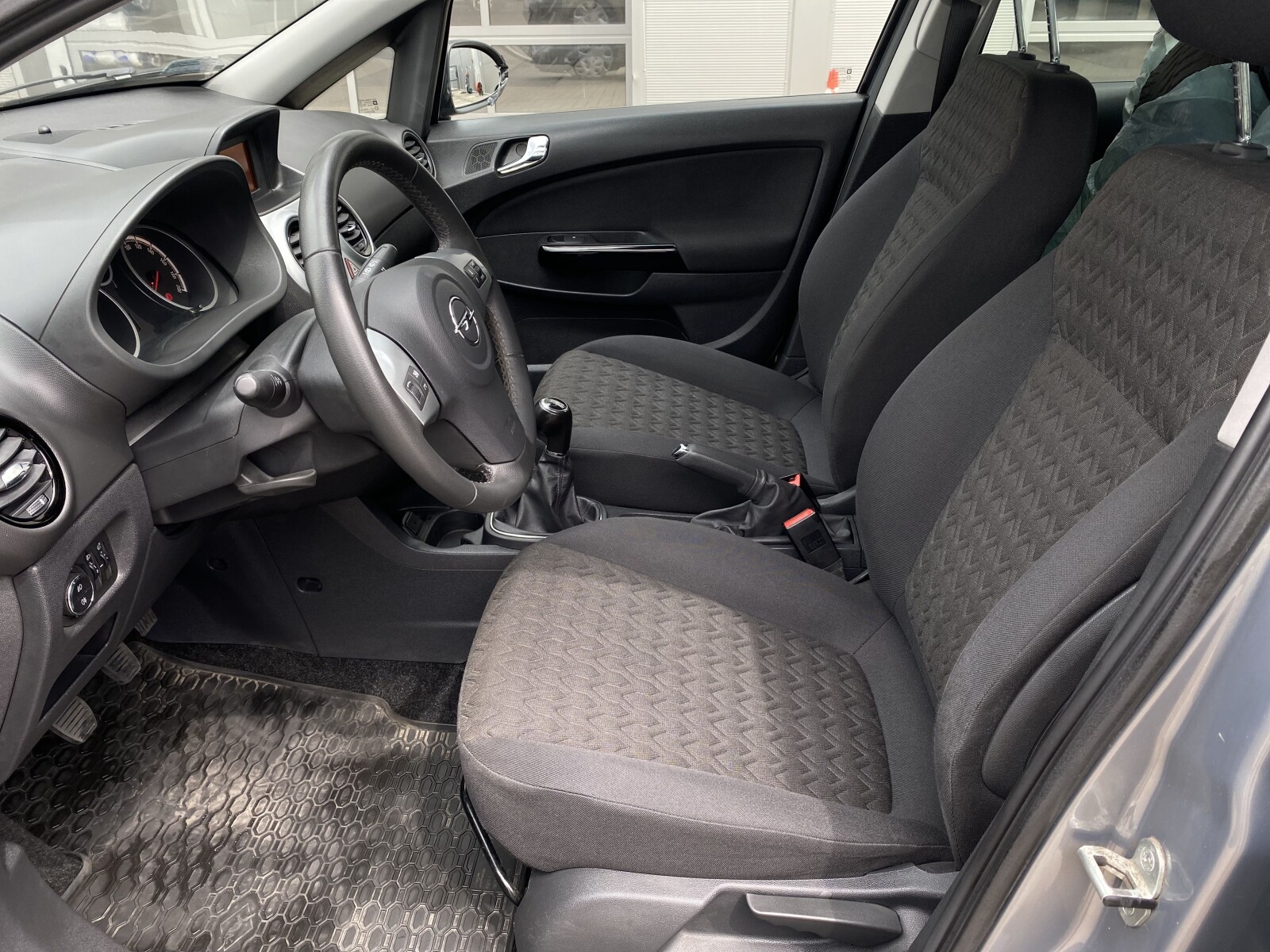Opel Corsa - zdjęcie 11