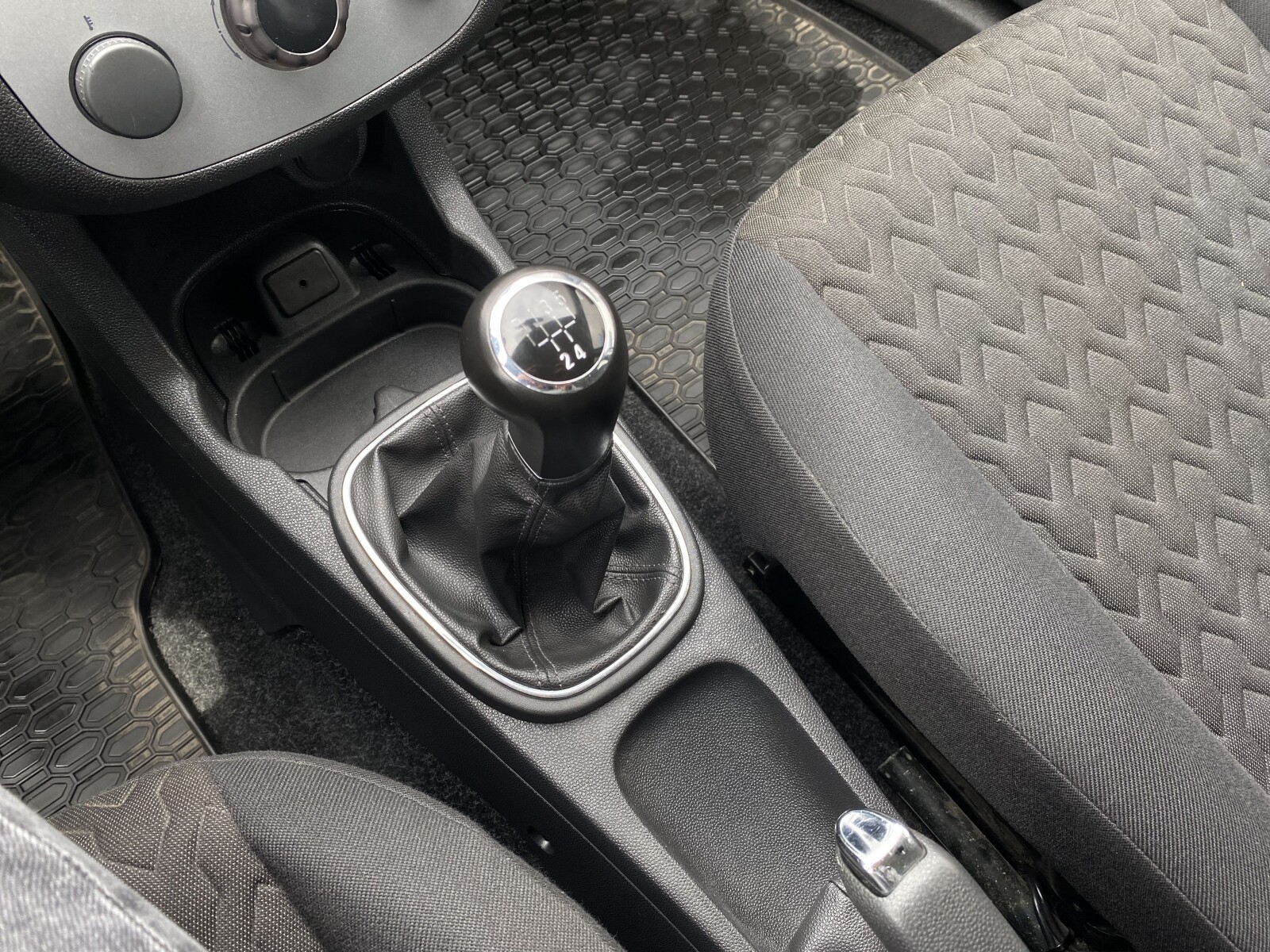 Opel Corsa - zdjęcie 17
