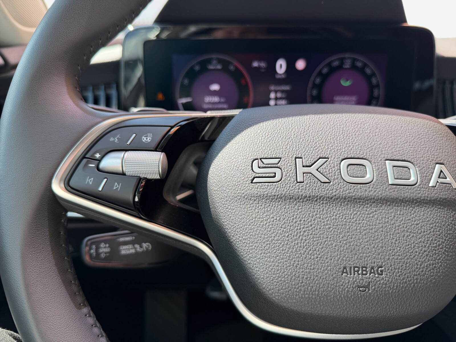 Škoda Superb Combi - zdjęcie 16