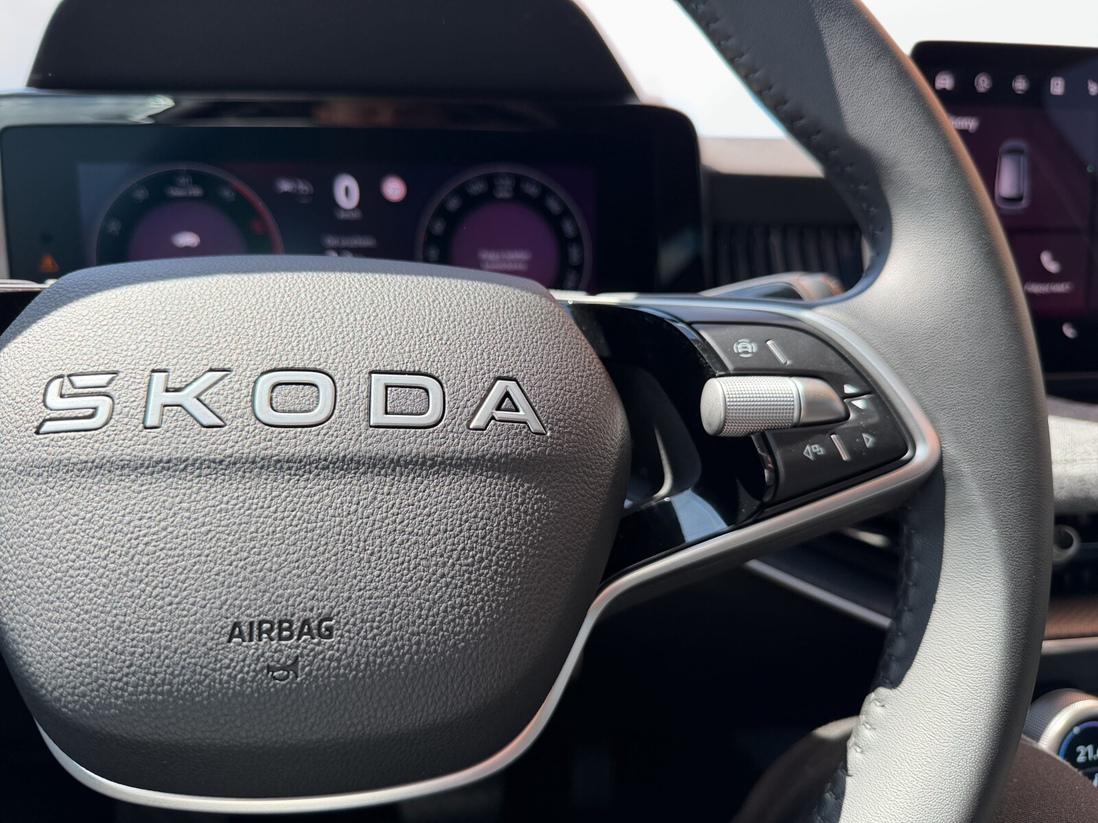 Škoda Superb Combi - zdjęcie 17
