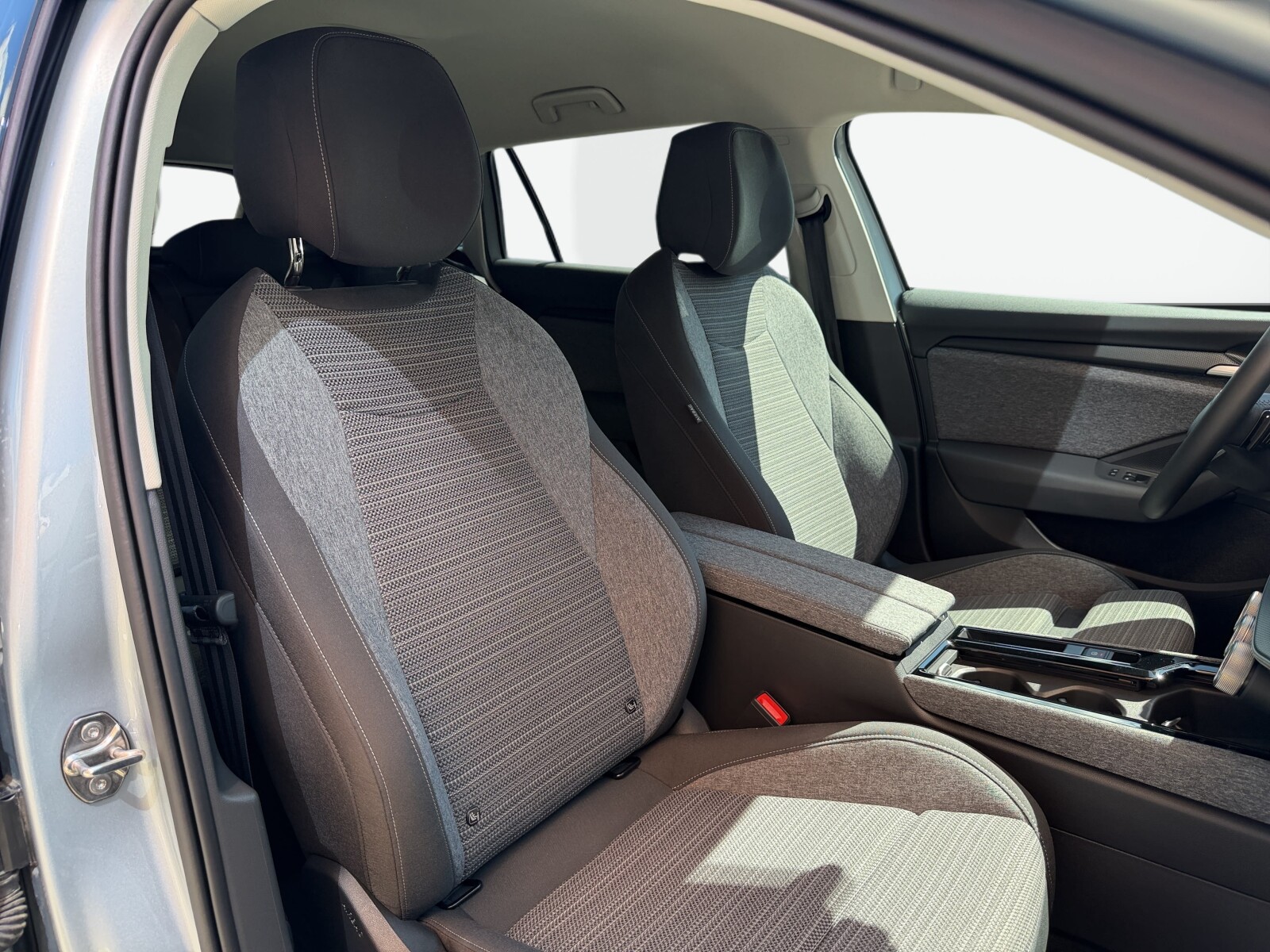 Škoda Superb Combi - zdjęcie 40