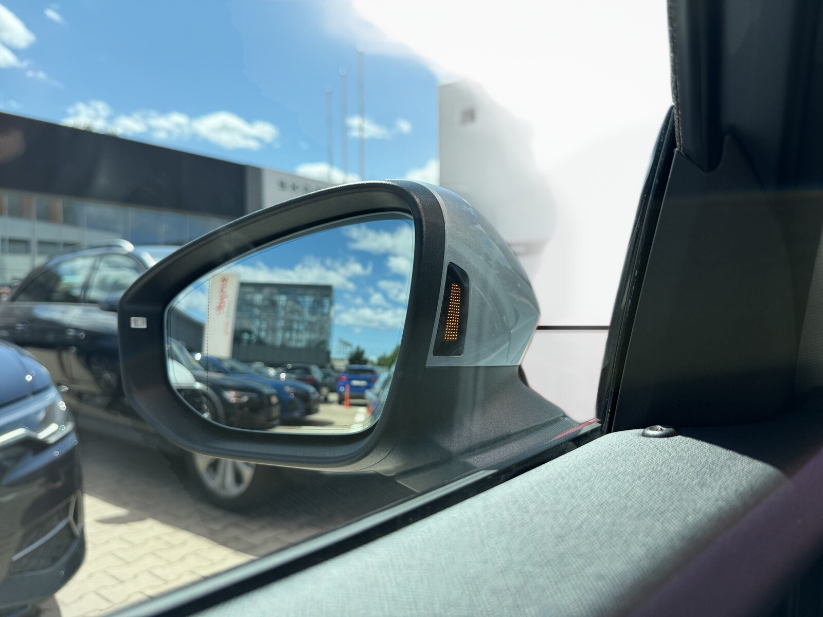 Škoda Superb Combi - zdjęcie 27