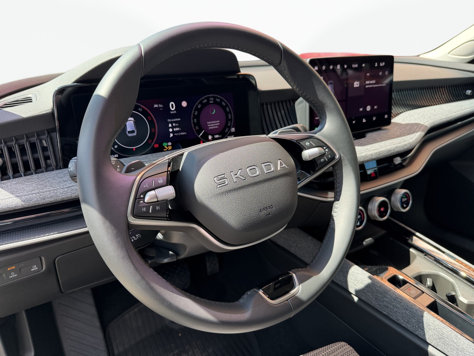 Škoda Superb Combi - zdjęcie 10