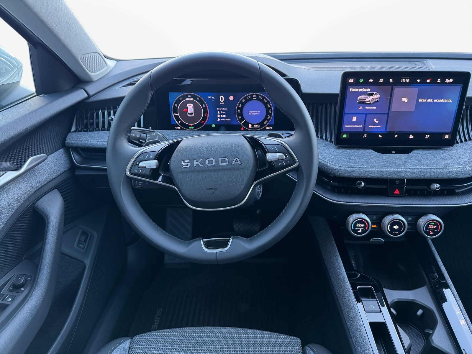 Škoda Superb Combi - zdjęcie 20