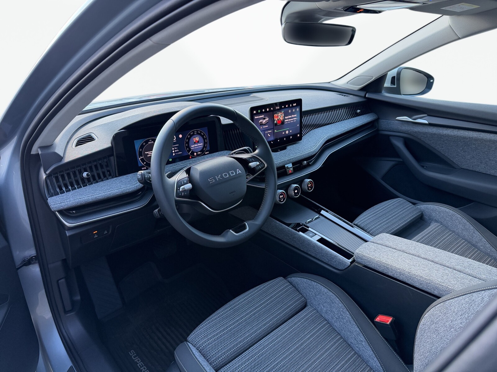 Škoda Superb Combi - zdjęcie 10