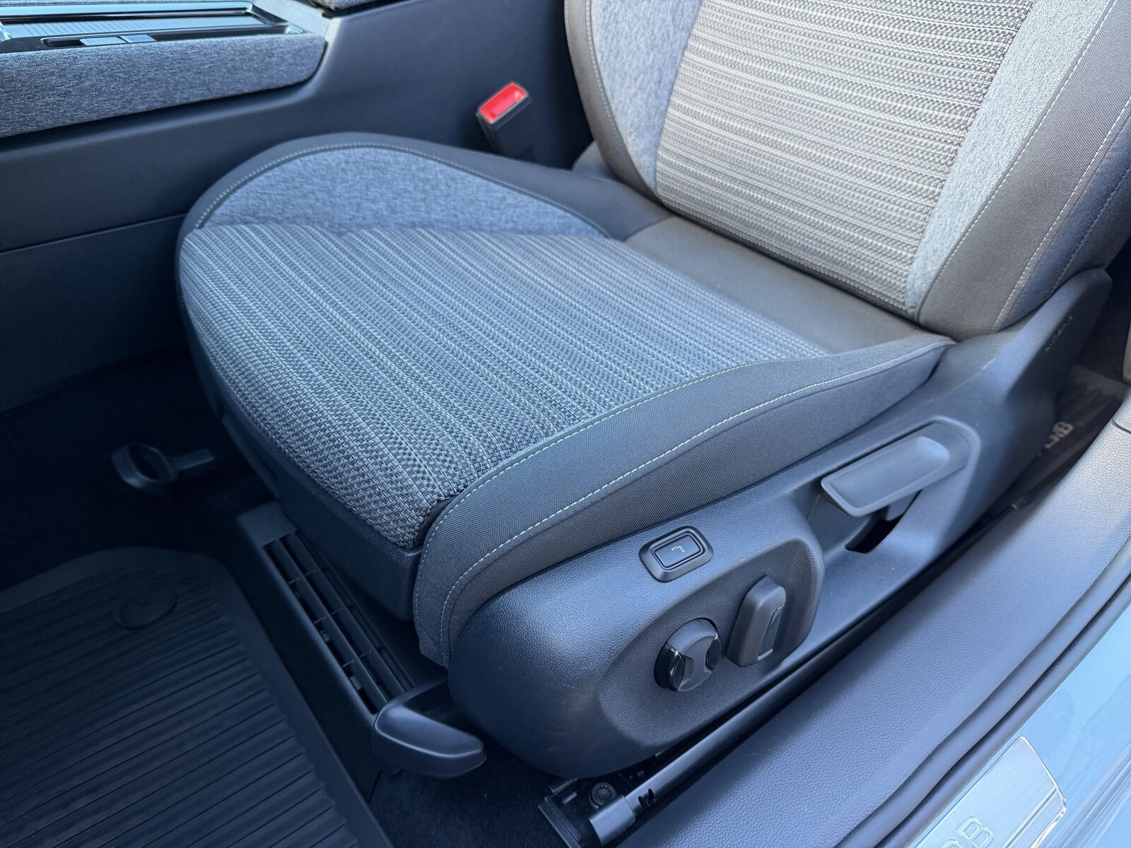 Škoda Superb Combi - zdjęcie 13