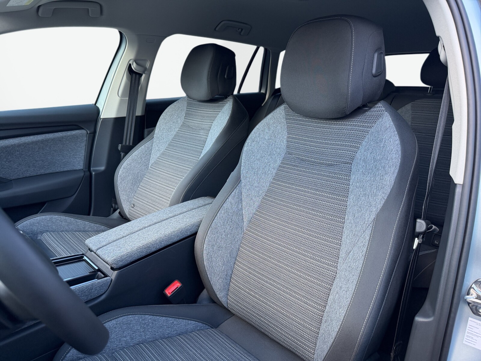 Škoda Superb Combi - zdjęcie 12