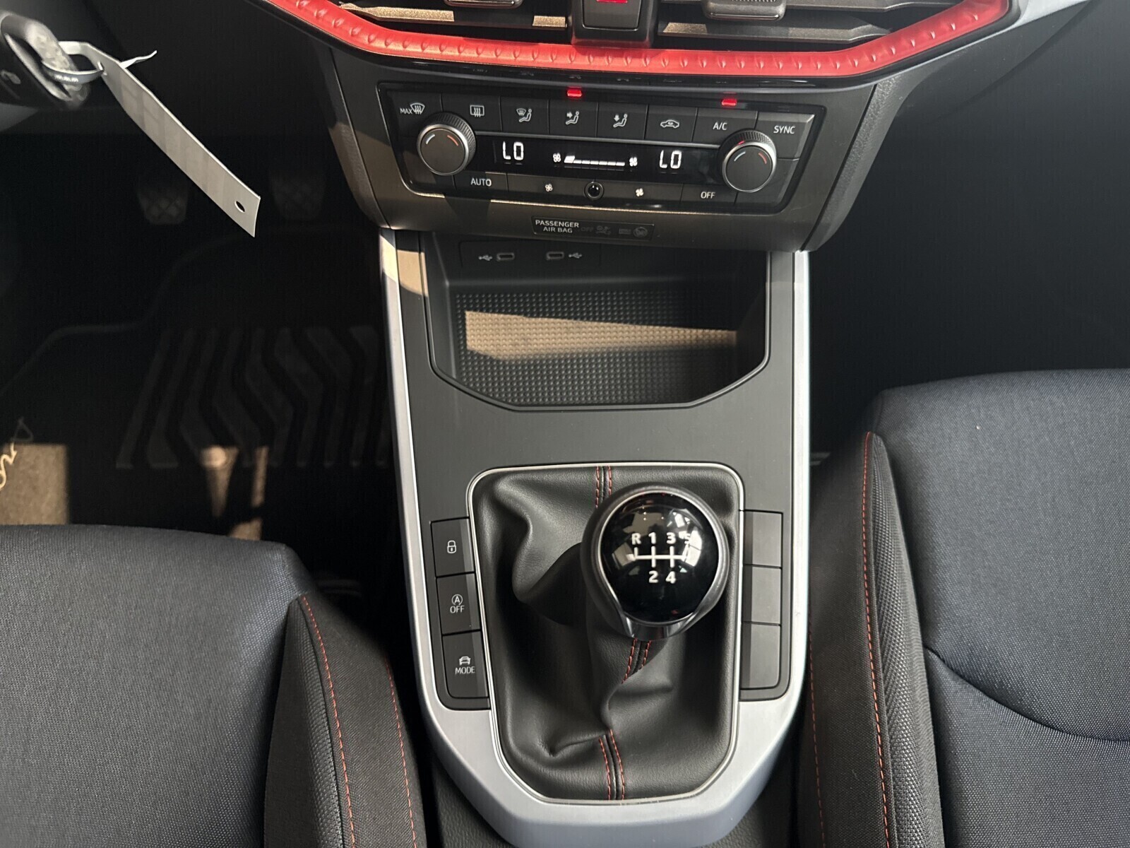 Seat Arona - zdjęcie 22