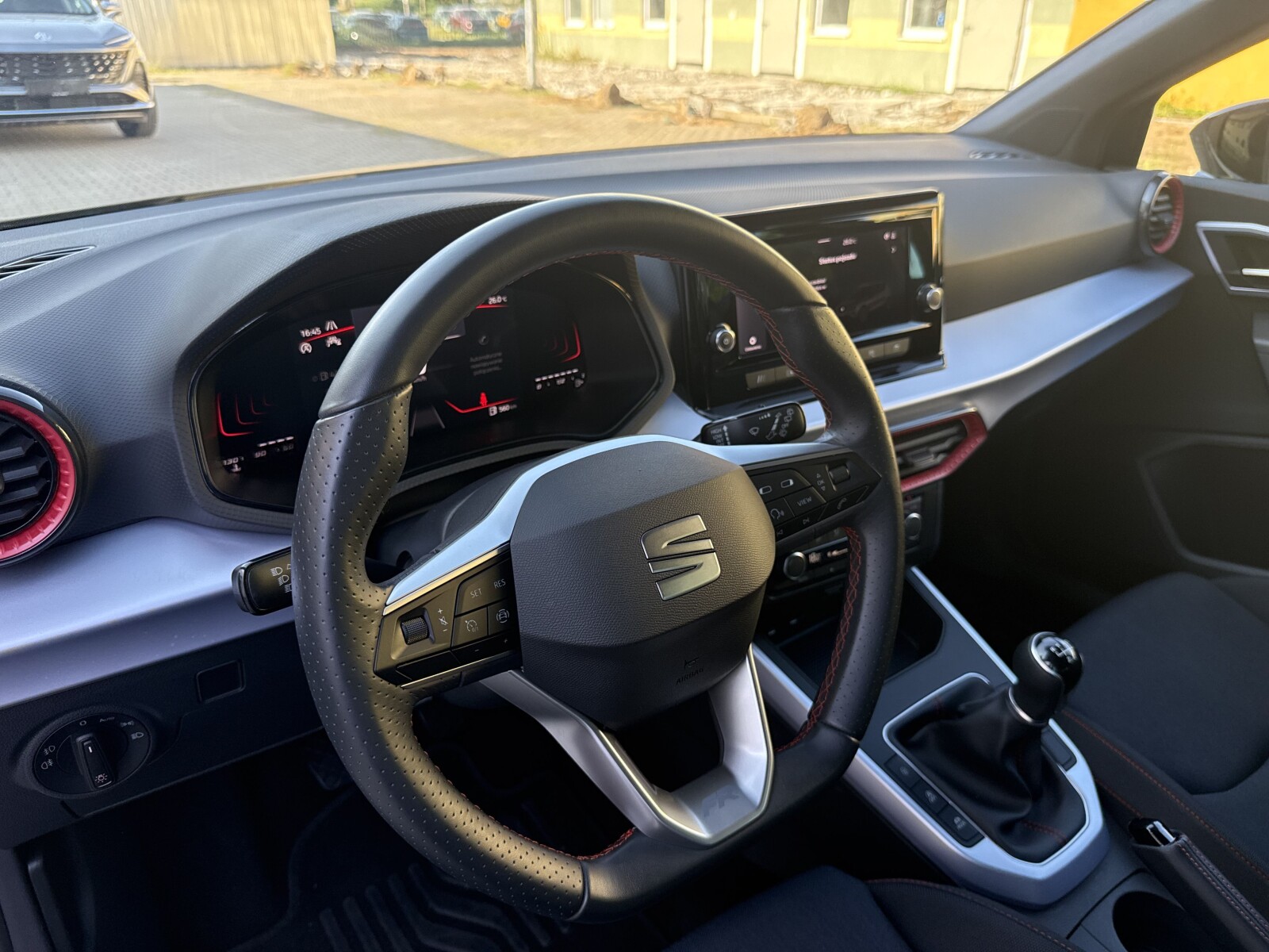 Seat Arona - zdjęcie 9